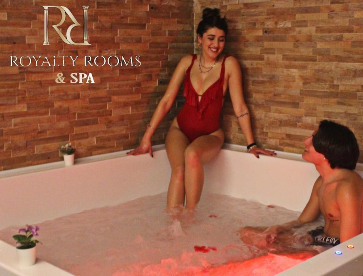Royalty Rooms & Spa Nápoles Exterior foto