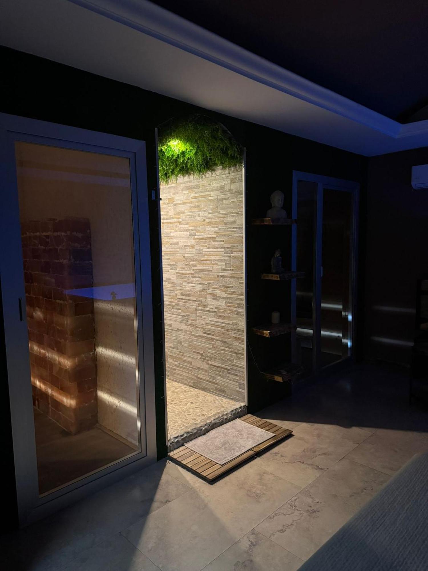 Royalty Rooms & Spa Nápoles Exterior foto
