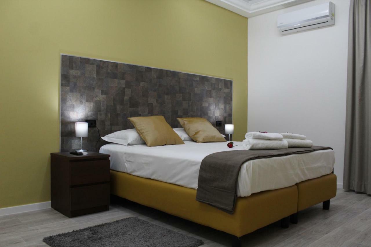 Royalty Rooms & Spa Nápoles Exterior foto