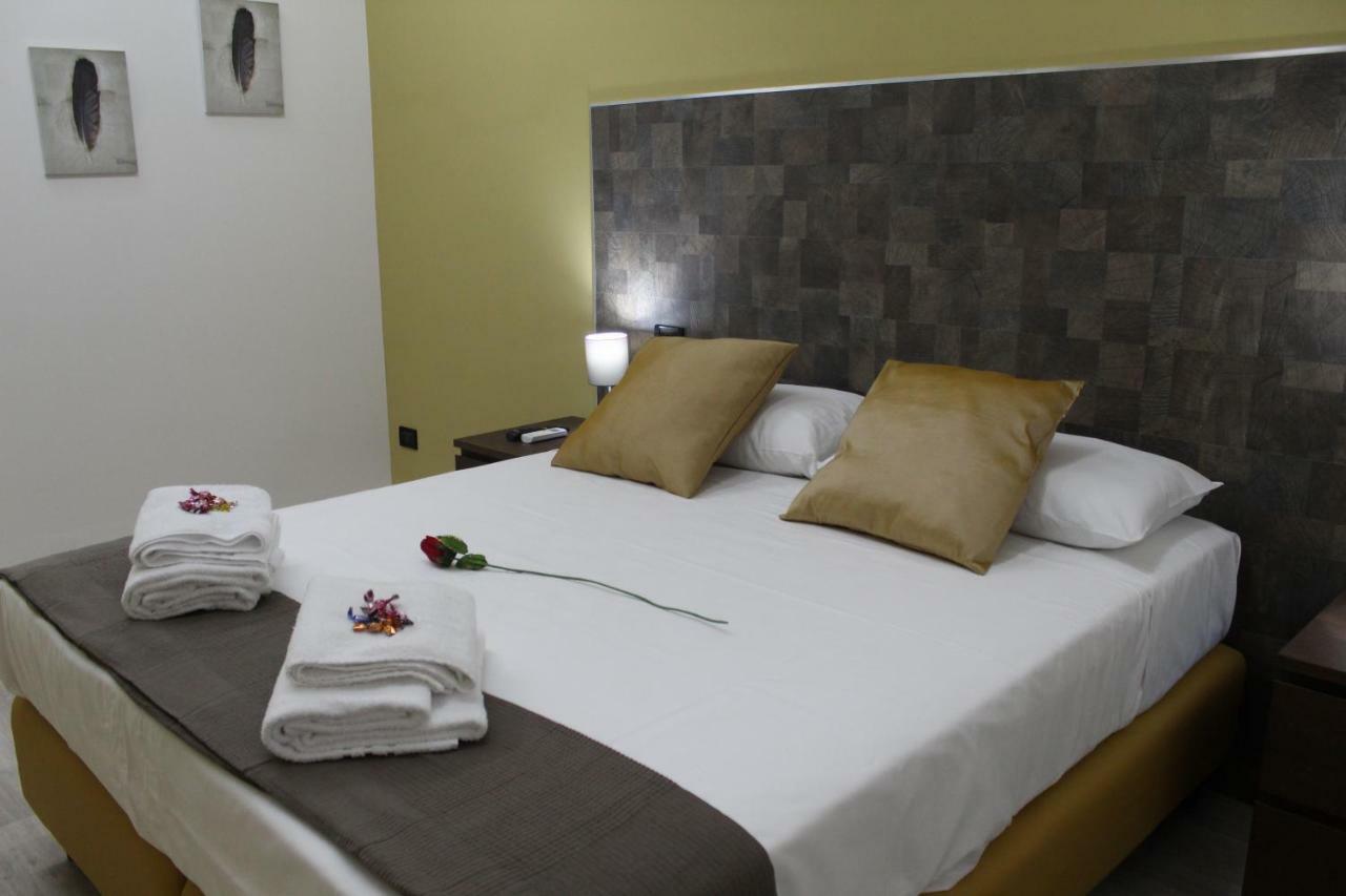 Royalty Rooms & Spa Nápoles Exterior foto